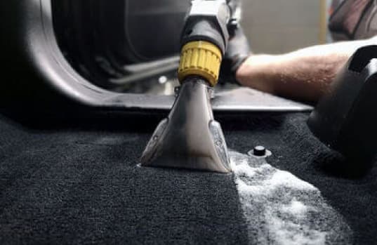 Chemické čištění podlahových ploch